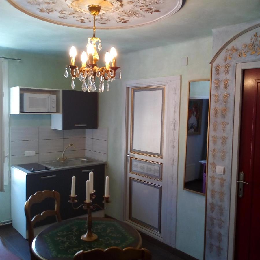 Appartement de Ville Médiévale Vinca Extérieur photo